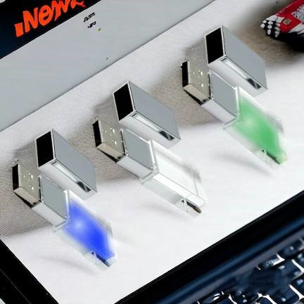 Флешка "Moon" объем памяти 16 Гб с подсветкой